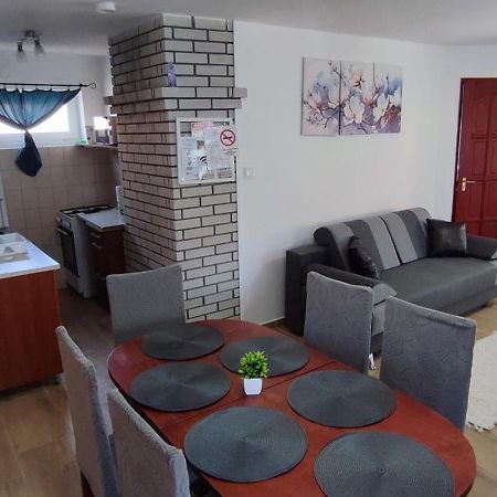 Bazsi Apartman Hajdúszoboszló Esterno foto