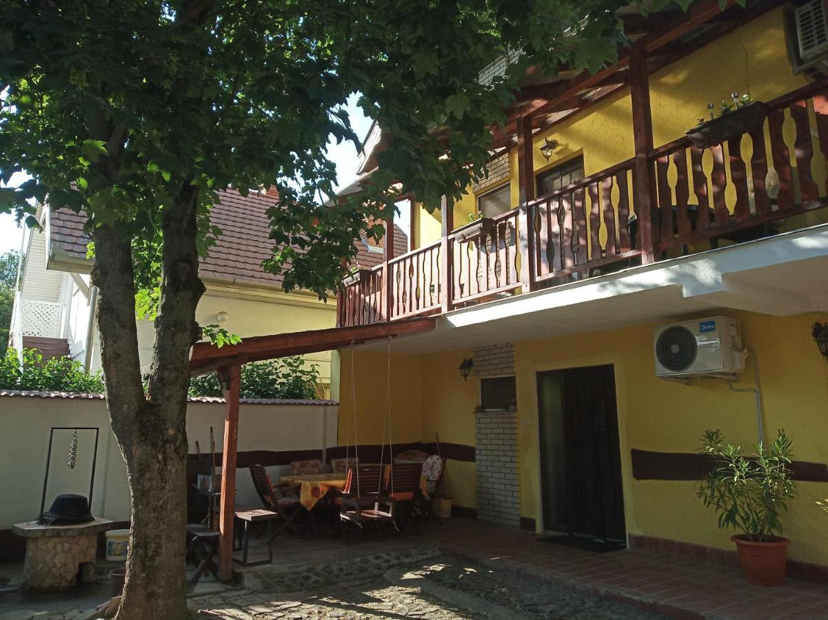Bazsi Apartman Hajdúszoboszló Esterno foto