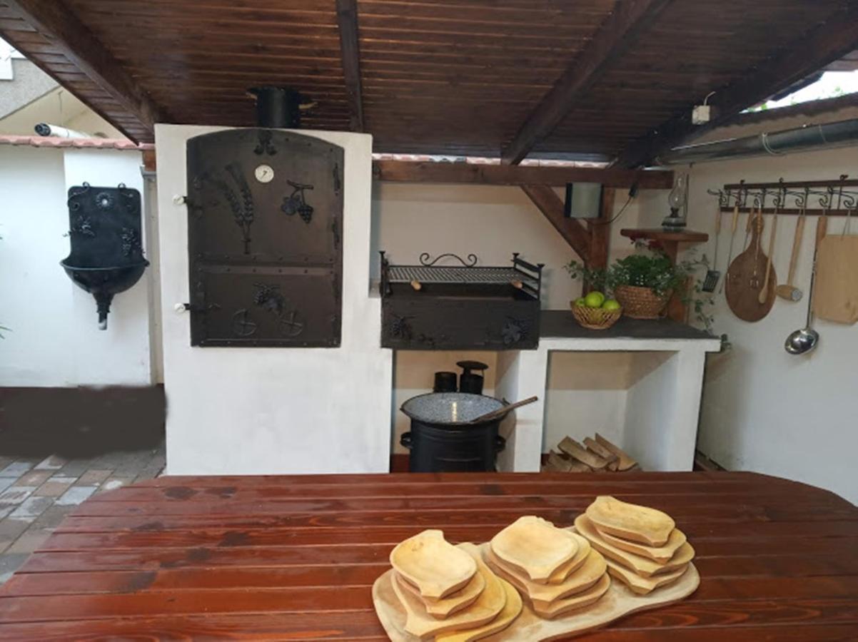 Bazsi Apartman Hajdúszoboszló Esterno foto