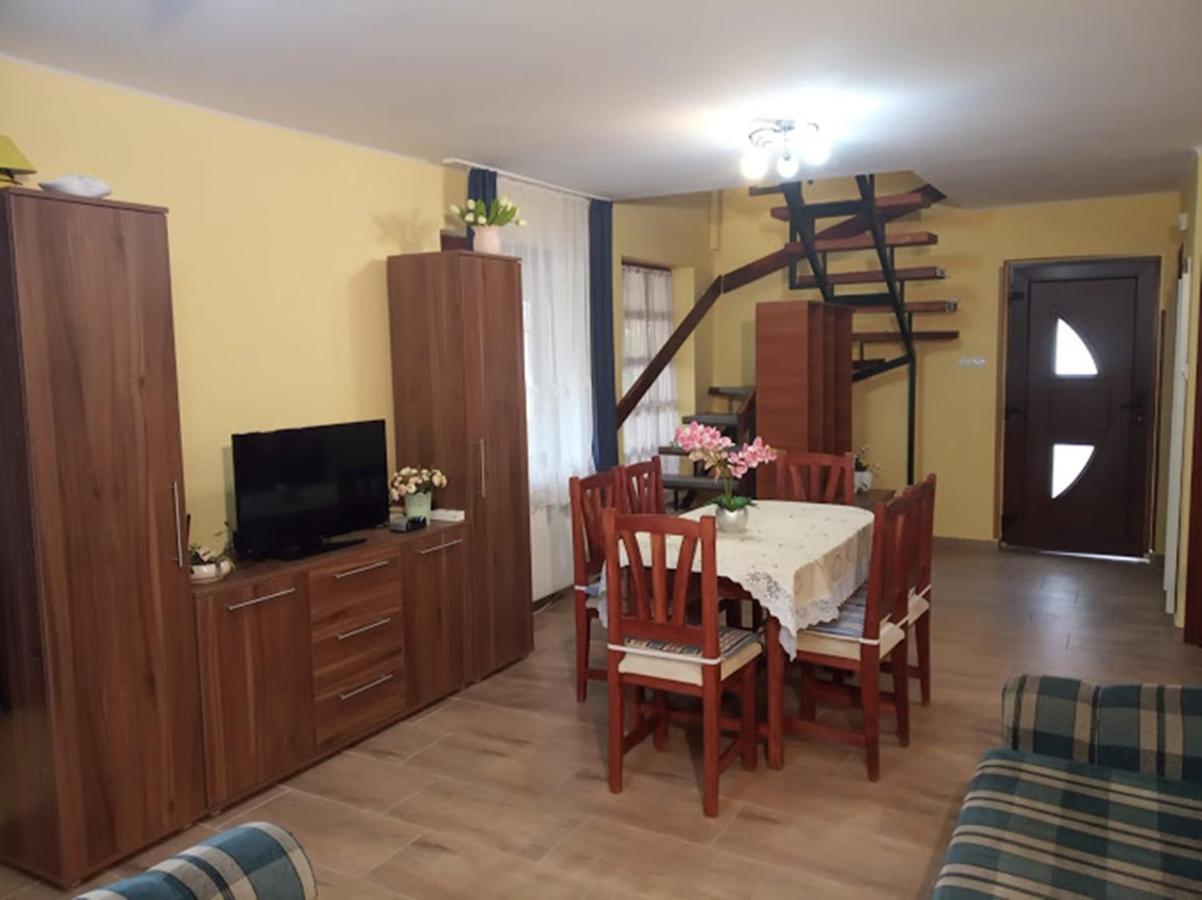 Bazsi Apartman Hajdúszoboszló Esterno foto