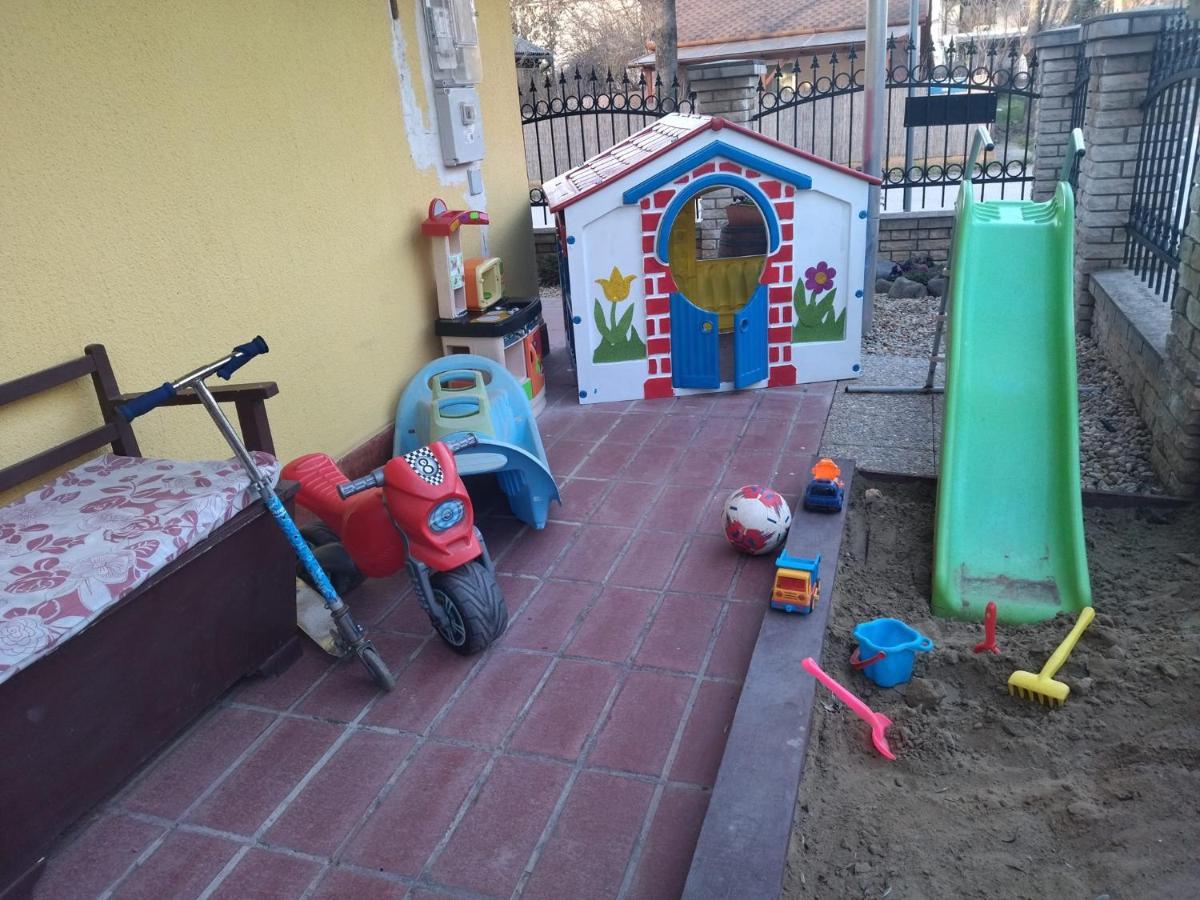 Bazsi Apartman Hajdúszoboszló Esterno foto