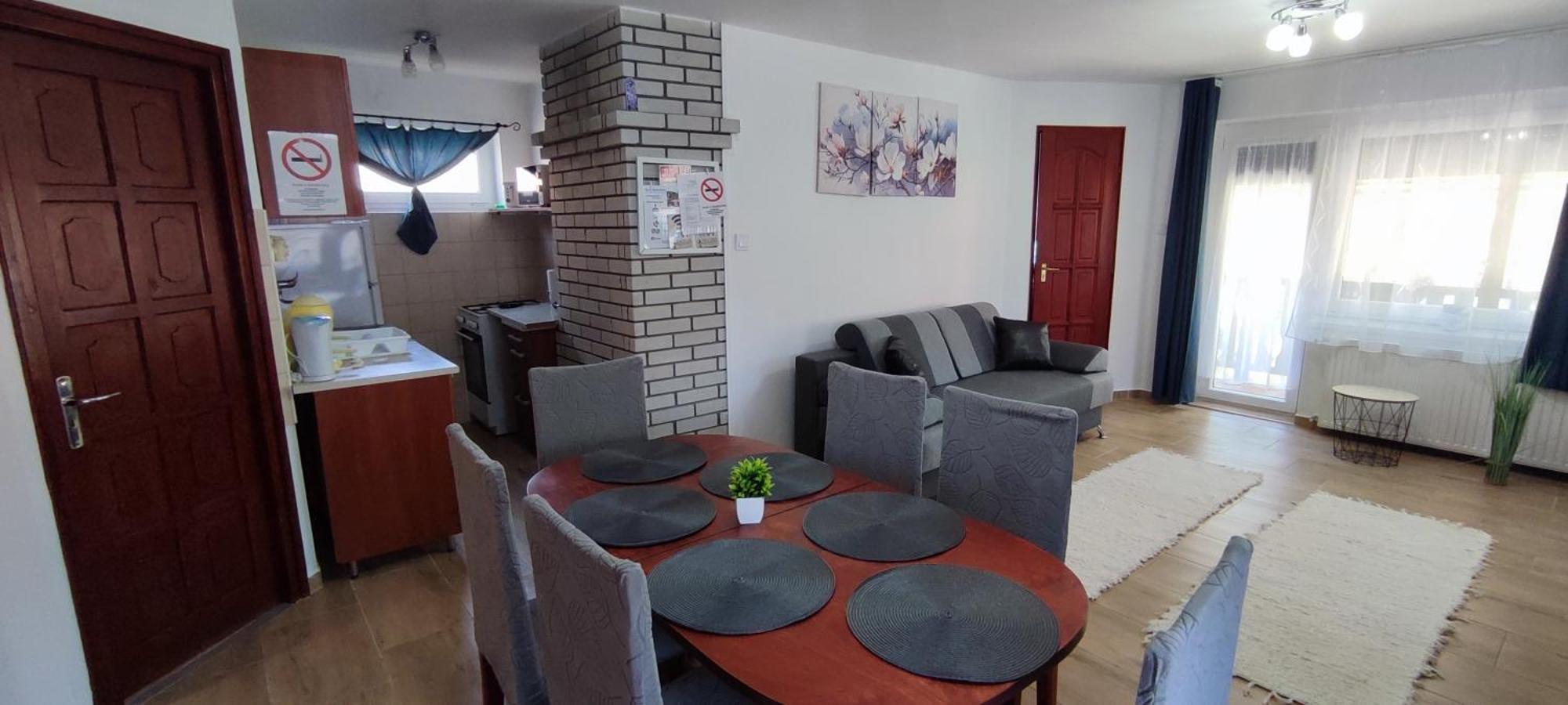 Bazsi Apartman Hajdúszoboszló Esterno foto