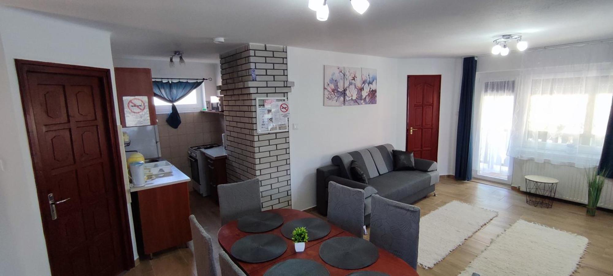Bazsi Apartman Hajdúszoboszló Esterno foto