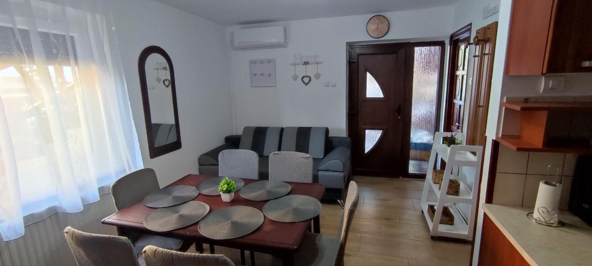 Bazsi Apartman Hajdúszoboszló Esterno foto