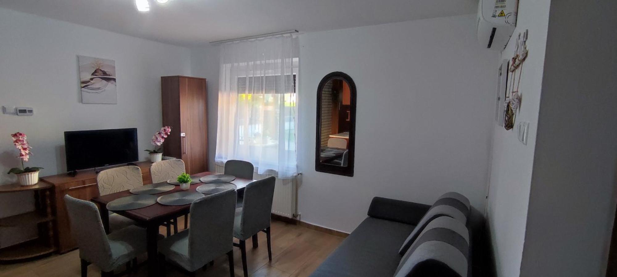 Bazsi Apartman Hajdúszoboszló Esterno foto