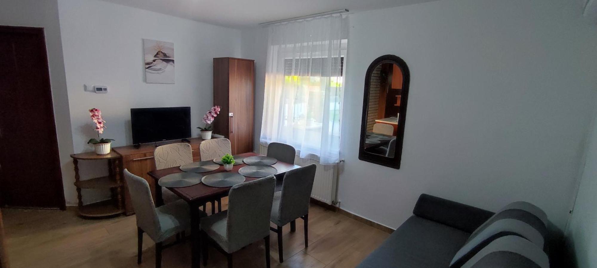 Bazsi Apartman Hajdúszoboszló Esterno foto
